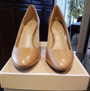 Michael Kors pumps